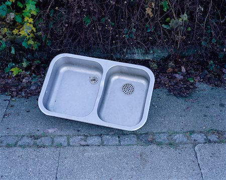 simsearch:700-01200209,k - Sink on Side of Sidewalk Stock Photo - Rights-Managed, Code: 700-00607194