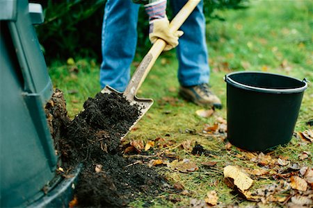 Compost de pelleter de la personne Photographie de stock - Rights-Managed, Code: 700-00607190