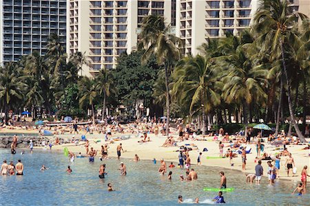 simsearch:700-00091190,k - Foule au Beach, Oahu, Hawaii, USA Photographie de stock - Rights-Managed, Code: 700-00607650