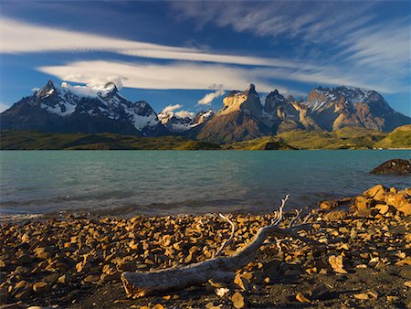 Lac Pehoe et Cuernos del Paine, le Parc National Torres del Paine, Chili Patagonie Photographie de stock - Rights-Managed, Code: 700-00607771