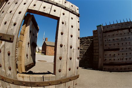 simsearch:700-00194421,k - Front Gate de casernes, Fort York, Toronto, Ontario, Canada Photographie de stock - Rights-Managed, Code: 700-00609174