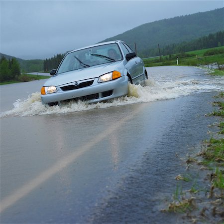 simsearch:696-03396844,k - Flooded Road Stock Photo - Rights-Managed, Code: 700-00609182