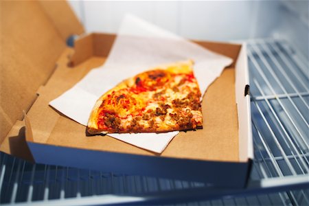 pizza box nobody - Leftover Pizza in Fridge Foto de stock - Con derechos protegidos, Código: 700-00603405