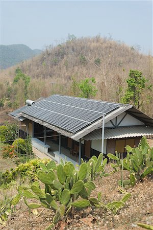 Solaire panneaux House, San Kampang, Chiangmai, Thaïlande Photographie de stock - Rights-Managed, Code: 700-00616808