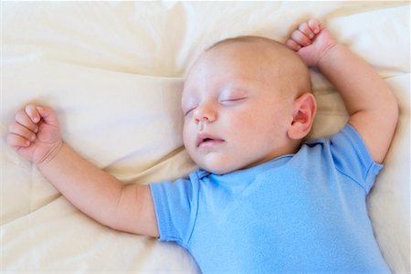 simsearch:700-02700887,k - Baby Boy Sleeping Foto de stock - Con derechos protegidos, Código: 700-00616911