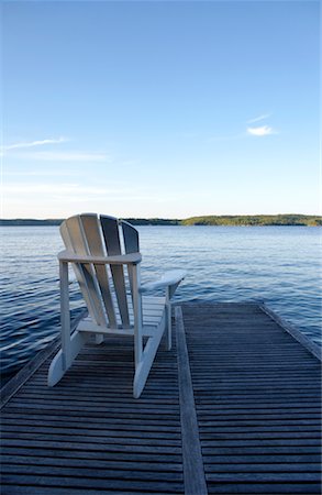 simsearch:700-02121676,k - Adirondack Chair on Dock, Lake Rosseau, Muskoka, Ontario Foto de stock - Con derechos protegidos, Código: 700-00610965