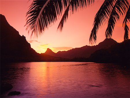 Sunrise over Mountains and Bay, Mouaputa Mountain, Cook's Bay, Moorea, Tahiti, French Polynesia Stock Photo - Rights-Managed, Code: 700-00620206