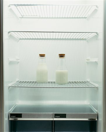 simsearch:700-00077881,k - Bottles of Milk in Fridge Stock Photo - Rights-Managed, Code: 700-00620284