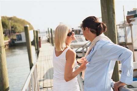 Couple sur le quai Photographie de stock - Rights-Managed, Code: 700-00620317