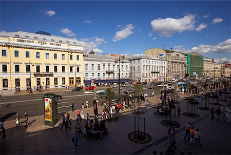 russisch (alles) - People Shopping on Nevsky Prospect, St Petersburg, Russia Foto de stock - Con derechos protegidos, Código: 700-00634337