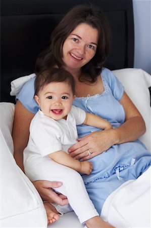filipino family portrait - Mother and Child in Bed Stock Photo - Rights-Managed, Code: 700-00635517