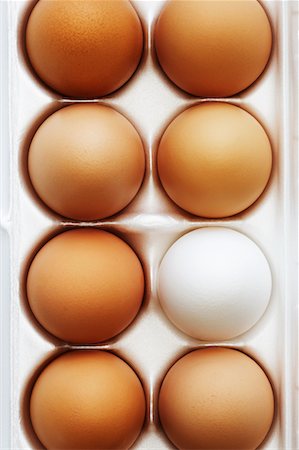 simsearch:640-01360400,k - Carton of Eggs Foto de stock - Con derechos protegidos, Código: 700-00635638