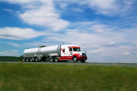 semi truck road nobody - Camion citerne Photographie de stock - Rights-Managed, Code: 700-00641776