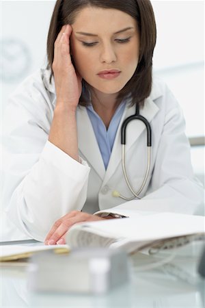 simsearch:700-00641875,k - Portrait of Doctor Stock Photo - Rights-Managed, Code: 700-00641865