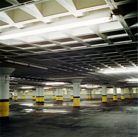 estacionamiento designado - Empty Parking Lot Foto de stock - Con derechos protegidos, Código: 700-00659674