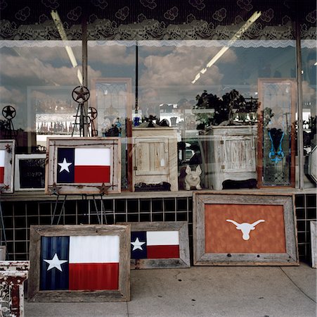 simsearch:700-02232136,k - Exterior of Gift Shop, Austin, Texas, USA Stock Photo - Rights-Managed, Code: 700-00659691