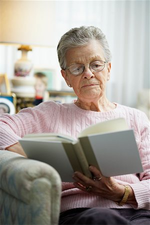 simsearch:700-00918428,k - Woman Reading Book Stock Photo - Rights-Managed, Code: 700-00650000