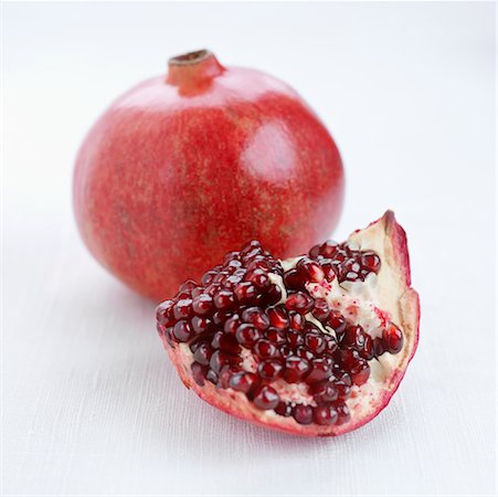 simsearch:859-06469894,k - Pomegranate Stock Photo - Rights-Managed, Code: 700-00651738