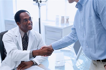 simsearch:614-06898452,k - Doctor Shaking Patient's Hand Stock Photo - Rights-Managed, Code: 700-00661006