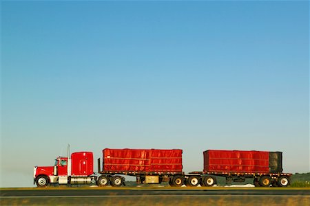 Transport Truck on Highway Fotografie stock - Rights-Managed, Codice: 700-00661021