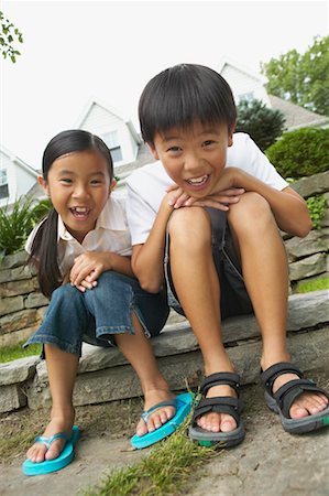 preteen girls flip flops - Portrait of Siblings Stock Photo - Rights-Managed, Code: 700-00686866