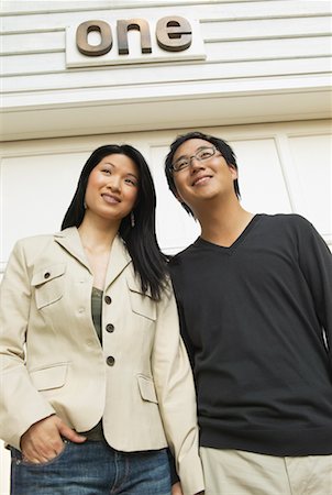 porte de garage - Portrait de Couple dans l'allée Photographie de stock - Rights-Managed, Code: 700-00686898