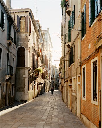 Narrow Street, Venice, Italy Stock Photo - Rights-Managed, Code: 700-00681044