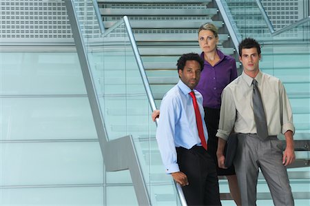 simsearch:700-00477755,k - Portrait of Business People Standing on Stairs Foto de stock - Con derechos protegidos, Código: 700-00681387