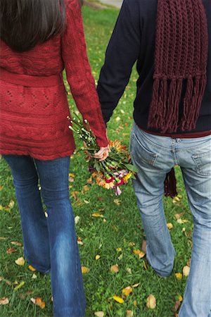 simsearch:700-00683414,k - Couple Walking, Holding Hands Stock Photo - Rights-Managed, Code: 700-00683434