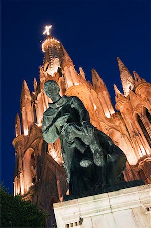 san miguel de allende guanajuato mexico cathedrals - Statue and La Parroquia, San Miguel de Allende, Guanajuato, Mexico Foto de stock - Con derechos protegidos, Código: 700-00711503