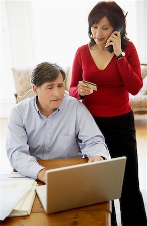 simsearch:673-03623089,k - Couple doing Computer Banking Stock Photo - Rights-Managed, Code: 700-00748293