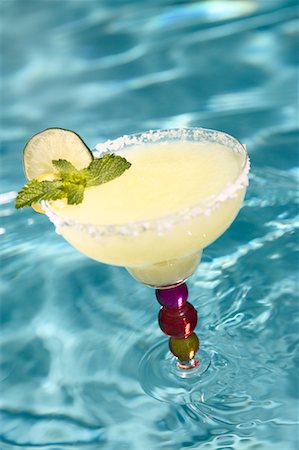 swimming pool still life nobody - Pina Colada Stock Photo - Rights-Managed, Code: 700-00782109