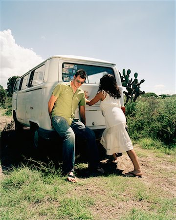 desert mexico car - Couple Pushing Stalled Van Stock Photo - Rights-Managed, Code: 700-00796192