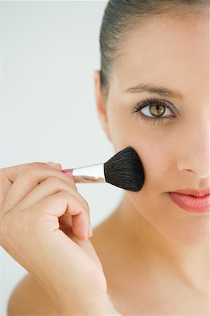 simsearch:700-00814725,k - Woman Applying Make-Up Fotografie stock - Rights-Managed, Codice: 700-00823555