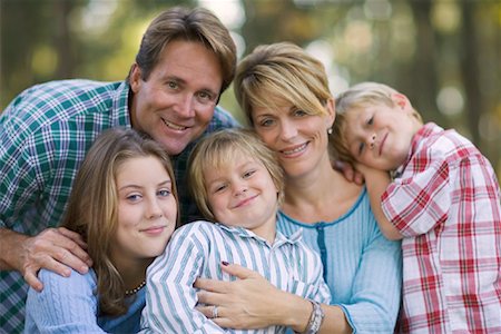 simsearch:700-01880180,k - Portrait of Family Stock Photo - Rights-Managed, Code: 700-00823649