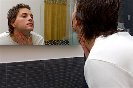 sbarbato - Young Man In The Bathroom Fotografie stock - Rights-Managed, Codice: 700-00846721