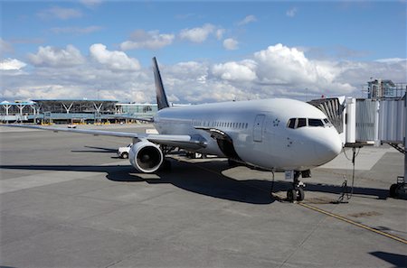 Avion, aéroport International de Vancouver, en Colombie-Britannique, Canada Photographie de stock - Rights-Managed, Code: 700-00864881