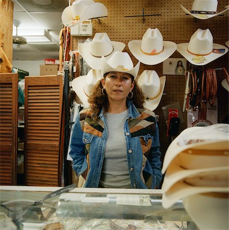 Woman in Variety Store, Rio Bravo, Texas, USA Foto de stock - Con derechos protegidos, Código: 700-00867082