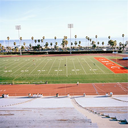 Football Field, Santa Barbara Community College, Santa Barbara, California, USA Foto de stock - Con derechos protegidos, Código: 700-00918513