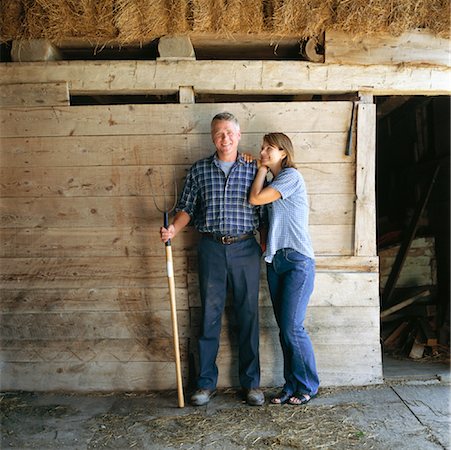 farmer pose full body - Portrait of Couple in Barn Stock Photo - Rights-Managed, Code: 700-00910138