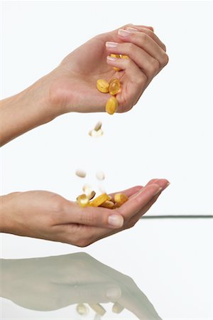 simsearch:700-00748140,k - Woman's Hands with Pills Stock Photo - Rights-Managed, Code: 700-00934507