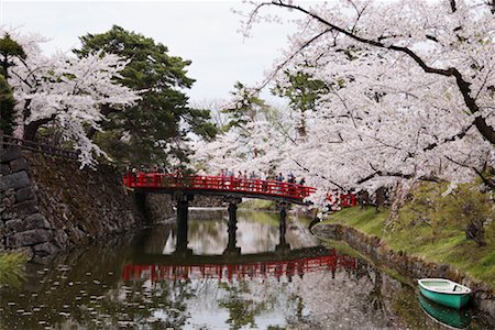 Douves du château de Hirosaki et pont, Hirosaki, Japon Photographie de stock - Rights-Managed, Code: 700-00947623