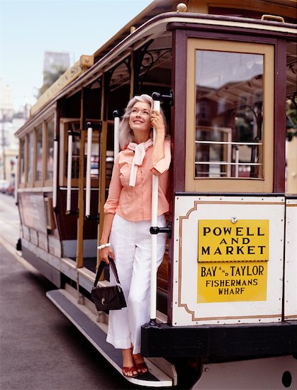 Woman on Trolley, San Francisco, California, USA Photographie de stock - Premium Droits Gérés, Artiste: Mark Leibowitz, Le code de l’image : 700-00947997