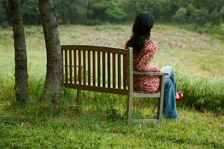 simsearch:700-00954536,k - Woman Sitting On Park Bench Stock Photo - Rights-Managed, Code: 700-00954493