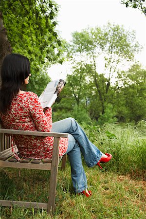 simsearch:700-00954536,k - Woman Sitting On Park Bench Reading Stock Photo - Rights-Managed, Code: 700-00954500