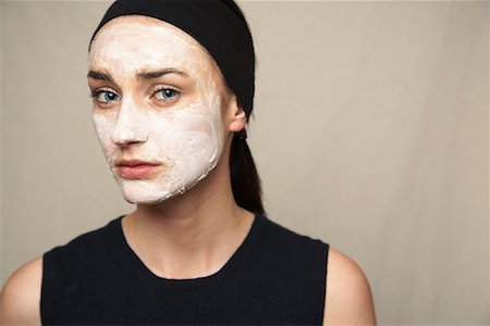 simsearch:600-01073404,k - Woman with Facial Mud Mask Stock Photo - Rights-Managed, Code: 700-00954594
