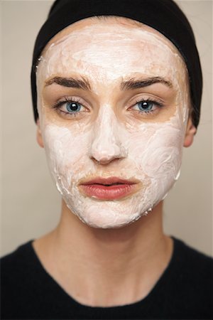 simsearch:600-01073404,k - Woman with Facial Mud Mask Stock Photo - Rights-Managed, Code: 700-00954593