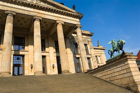 Schauspielhaus, Gendarmenmarkt, Berlin, Allemagne de Schinkel Photographie de stock - Rights-Managed, Code: 700-00954897