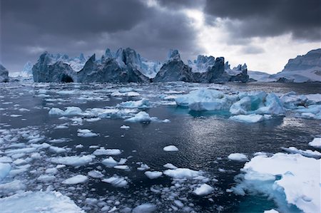 simsearch:600-00846551,k - Icebergs, Arctic Circle, Greenland Foto de stock - Con derechos protegidos, Código: 700-01036707