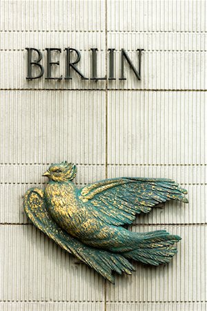 Gros plan du signe sur l'immeuble, Mitte, Berlin, Allemagne Photographie de stock - Rights-Managed, Code: 700-01037395